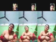Sexy Desi Bhabhi Shows Big Boobs