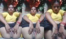 Sexy Desi Girl Shows Boobs and pussy