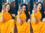 Horny Desi Girl Shows Boobs